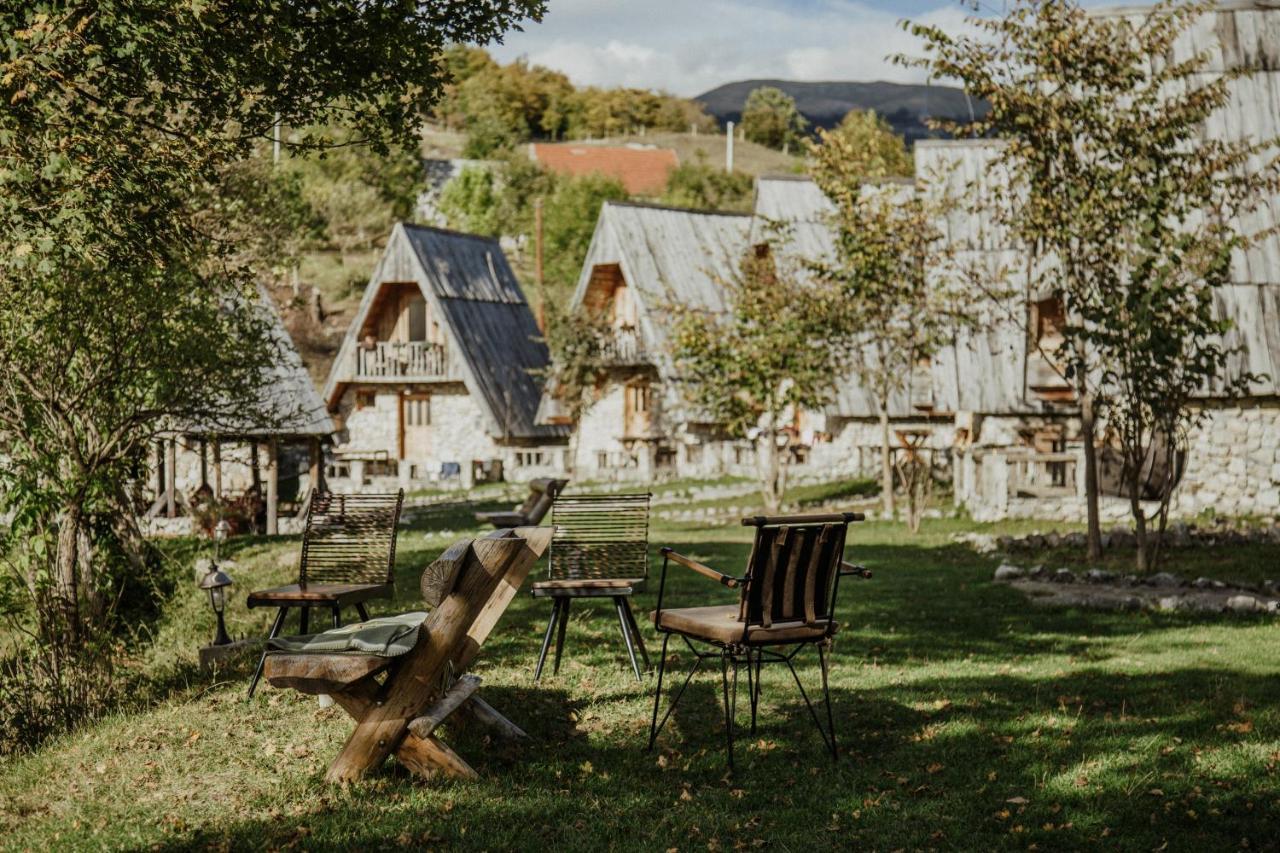 Eco Village Nevidio Poscenje Exteriör bild